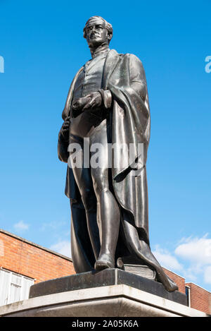 Statue von Sir Robert Peel außerhalb Tamworth Rathaus Marktplatz Stadt Tamworth Staffordshire England UK GB UK Europa Stockfoto