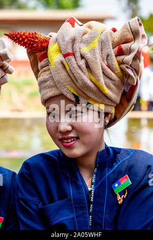 Eine junge Frau aus der Pa'O ethnische Gruppe Am Kakku Pagode Festival, Taunggyi, Myanmar. Stockfoto