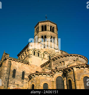 Abteikirche Saint Austremoine von Issoire, einem der fünf großen romanischen Kirchen in Auvergne, Frankreich Stockfoto