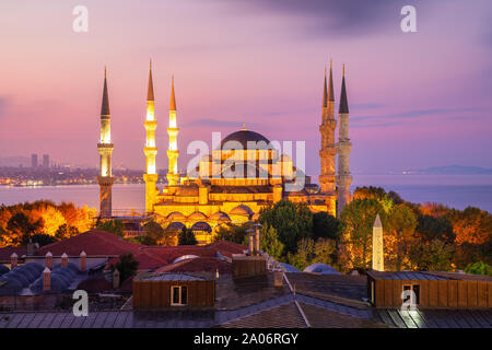 Schönen Abend Blick auf die Sultanahmet-moschee oder die Blaue Moschee in Istanbul, Türkei Stockfoto