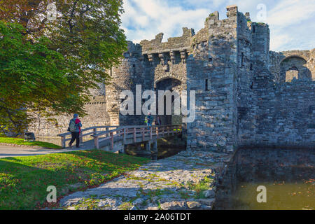 Beaumaris, Anglesey, Wales, Vereinigtes Königreich. Die Burg aus dem 14. Jahrhundert. Es ist Teil des UNESCO-Weltkulturerbes umfasst eine Gruppe von Burgen Stockfoto