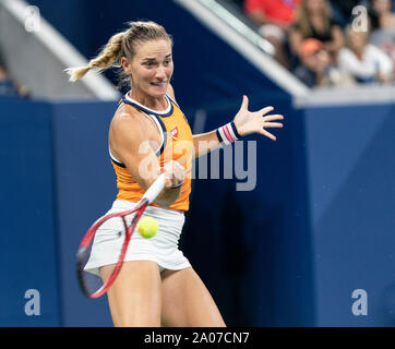 New York, NY - August 29, 2019: Timea Babos (Ungarn), die in Aktion während der 2. Runde der US Open Tennis Meisterschaft gegen Cori Coco Gauff (USA) zu Billie Jean King National Tennis Center Stockfoto