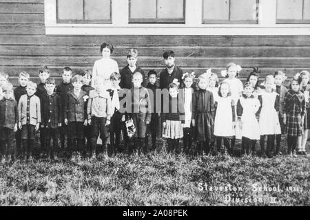 Schwarze und weiße projizierte Bild des Lebens in Steveston in den frühen 1900ern, British Columbia, Kanada Stockfoto