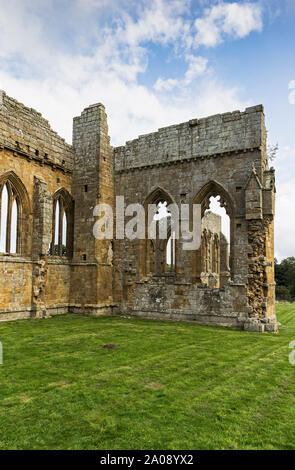 Egglestone Ruinen der Abtei aus dem 12. Jahrhundert in der Nähe von Barnard Castle, County Durham, UK dating Stockfoto