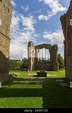 Egglestone Ruinen der Abtei aus dem 12. Jahrhundert in der Nähe von Barnard Castle, County Durham, UK dating Stockfoto