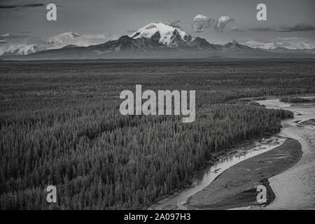 Mount Drum einen schönen 12.000 Fuß Peak in der westlichen Grenzen des Wrangell-Saint Elias National Park Stockfoto