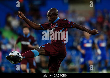 19. September 2019; Coliseum Alfonso Perez, Madrid, Spanien; UEFA Europa League Football, Club Getafe Club de Futbol gegen Trabzonspor; Anthony Nwakaeme (trabzonspor), die in Aktion während des Spiels Stockfoto