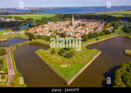 Sperrfrist Naarden Niederlande, Festung Stadt aus dem Mittelalter aus der Luft Stockfoto