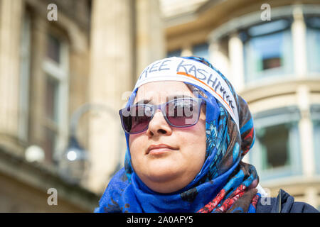 Frau aus Kaschmir in einem Protest, Großbritannien Stockfoto