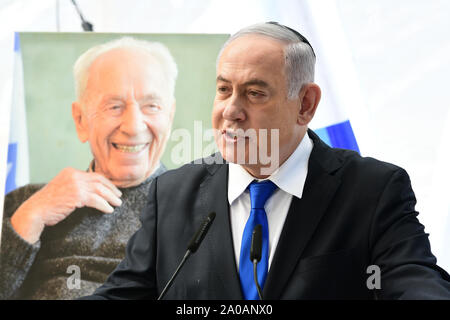 (190919) - JERUSALEM, Sept. 19, 2019 (Xinhua) - der israelische Premierminister Benjamin Netanjahu spricht während einer Trauerfeier für Ende der israelische Präsident Schimon Peres in Jerusalem, an Sept. 19, 2019. (JINI über Xinhua) Stockfoto