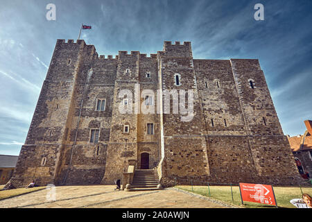 Dover Castle ist eine mittelalterliche Burg in Dover, Kent, England. Es Im 11. Jahrhundert gegründet wurde, ist es das größte Schloss in England. Stockfoto