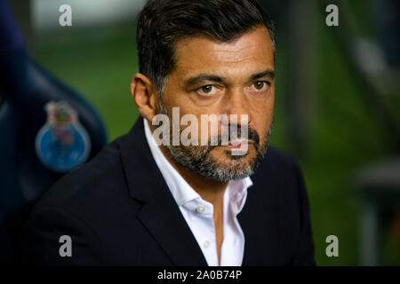 FC Porto's Coach Sergio Conceição während des Spiels für die UEFA Europa League zwischen dem FC Porto und Jungen im Dragon Stadium am 19 Juni, 2019 in Porto, Portugal. Stockfoto