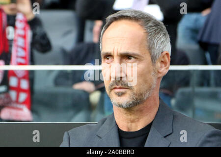 Frankfurt, Deutschland. 19 Sep, 2019. Frankfurt, Deutschland September 19, 2019: EL - 19/20 - Eintracht Frankfurt gegen Deutschland. Arsenal Trainer Adi Huetter (Frankfurt), Porträt, Gesicht, Landschaft, horizontales Format | Verwendung der weltweiten Kredit: dpa/Alamy leben Nachrichten Stockfoto