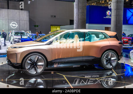 FRANKFURT, Deutschland - September 2019: Pink Sand BMW INEXT Konzept Elektroauto, Iaa Auto Ausstellung. Stockfoto