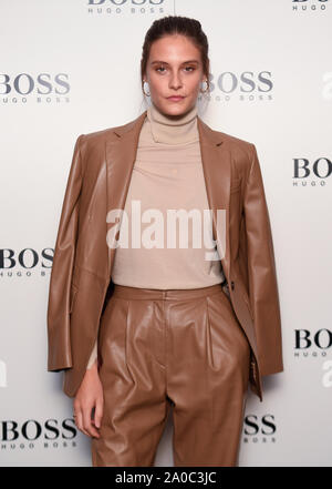 Charlotte Wiggins an der Taufe für den Hugo Boss Yachtcharter in London. Stockfoto