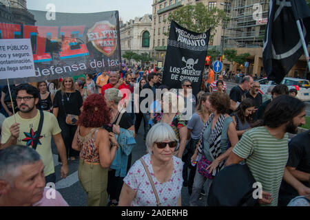 Madrid, Spanien. 19 Sep, 2019. Einer der wichtigsten Punkte, in denen die Metro Arbeiter mit der Regierung der Gemeinschaft von Madrid kollidieren ist Wahlversprechen der Bürger die Vorstadt 24 Stunden an den Wochenenden zu öffnen, ein Vorschlag, der Regionalregierung bereits studieren werde, laut sagte, sein Vizepräsident, Ignacio Aguado. (Foto von Alberto Sibaja/Pacific Press) Quelle: Pacific Press Agency/Alamy leben Nachrichten Stockfoto