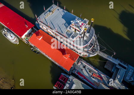 Alte Dampfschiffe angedockt am Ohio River in Newport Kentucky gegenüber von Cincinnati Stockfoto