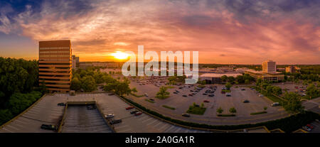 Antenne Sonnenuntergang Panorama der Columbia Town Center in Maryland neue Washington DC mit Bürogebäude und der Columbia Mall Stockfoto