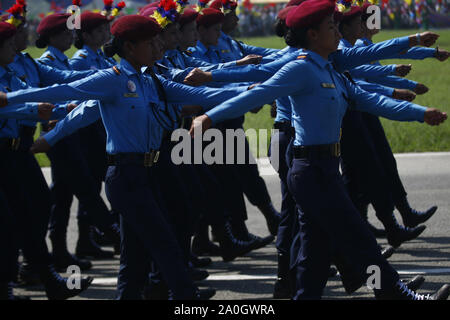 Kathmandu, Nepal. 20 Sep, 2019. Die nepalesische Polizei März Vergangenheit während der Tag der Verfassung Feiern im Nepal Armee Pavillon in Kathmandu, Nepal am Freitag, 20. September 2019. Die Nation zum vierten Jahrestag der Verfassung durch eine vom Volk gewählte Organ verkündet nach sechs Jahrzehnten der politische Kampf. Credit: Skanda Gautam/ZUMA Draht/Alamy leben Nachrichten Stockfoto