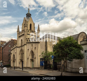 LONDON, Großbritannien - 17. AUGUST 2018: Außenansicht der St. Mary Magdalen Bermondsey Church in der Bermondsey Street, Southwark Stockfoto