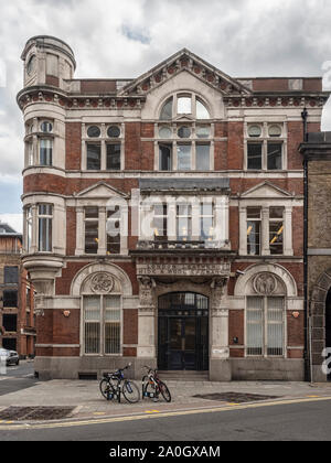 LONDON, Großbritannien - 17. AUGUST 2018: Eingang zum Londoner Leder-, Hide- und Wollaustauschgebäude in der Weston Street, Southwark Stockfoto