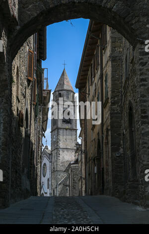 Kirche von Virgoletta, einem schönen alten Bergdorf, Bezirk von Villafranca in Lunigiana, Toskana, Italien Stockfoto