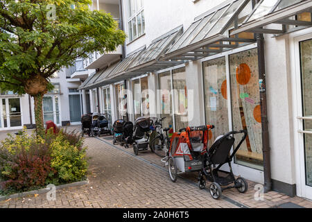 München, Deutschland. 19 Sep, 2019. Die Eltern-kind-Zentrum "Elki" im Stadtteil Schwabing. Der Bundesgerichtshof (BGH) prüft, ob die Familie Sitzung für die Bewohner mehr als angemessen ist, weil für das Haus nur ein einziges Geschäft bestimmt war. Credit: Peter Kneffel/dpa/Alamy leben Nachrichten Stockfoto