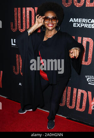 Beverly Hills, Vereinigte Staaten. 19 Sep, 2019. BEVERLY HILLS, LOS ANGELES, Kalifornien, USA - 19. SEPTEMBER: Jenifer Lewis kommt an der Los Angeles Premiere der Straßenrand Attraktion 'Judy' an der Samuel Goldwyn Theater an der Akademie der Künste und der Wissenschaften am 19. September 2019 in Beverly Hills, Los Angeles, Kalifornien, USA. (Foto von Xavier Collin/Image Press Agency) Quelle: Bild Presse Agentur/Alamy leben Nachrichten Stockfoto