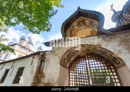 Tor der Znamensky Cathedral (1682-1688) in Weliki Nowgorod, Russland Stockfoto