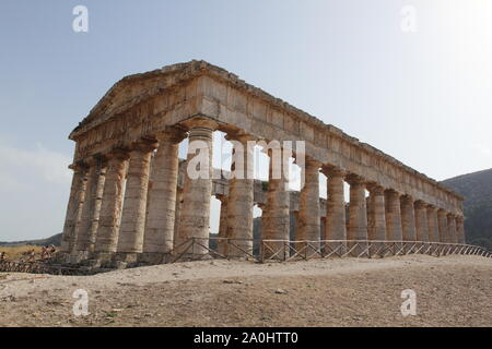 Calatafimi Segesta, Italien - 1. Juli 2016: Die dorischen Tempel im archäologischen Park der antiken Stadt Segesta Stockfoto