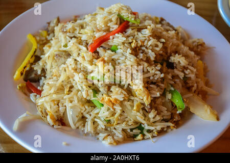 Chinesische ei gebratener Reis mit Gemüse. Stockfoto