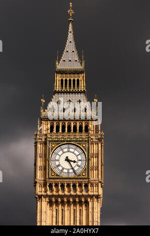 Elizabeth Tower, das Parlament, die Häuser der Wecker ist im Volksmund als "Big Ben" der Palast von Westminster ist der Treffpunkt der Haus wissen