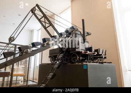 2019: Paris, Frankreich, Sept 01, 2019: Couvreux Bagger von der Ausstellung 1870 im Musée des Arts Et Metiers (industrial design museum in Paris, Meti Stockfoto