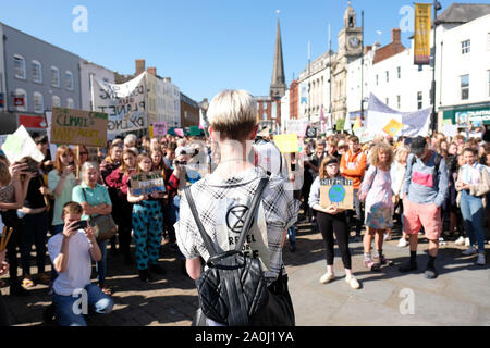 Hereford, Herefordshire, UK - Freitag 20 September 2019 - Schülerinnen und Schüler von den Hochschulen und Schulen in Hereford hören Speechs von studentischen Aktivisten auf ein Tag des Protestes gegen den Klimawandel als globales Klima Streik bekannt. Foto Steven Mai/Alamy leben Nachrichten Stockfoto