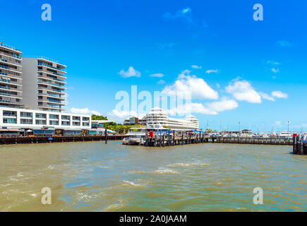 CAIRNS, AUSTRALIEN - 11 November, 2018: Blick auf die Stadt Promenade. Kopieren Sie Platz für Text Stockfoto