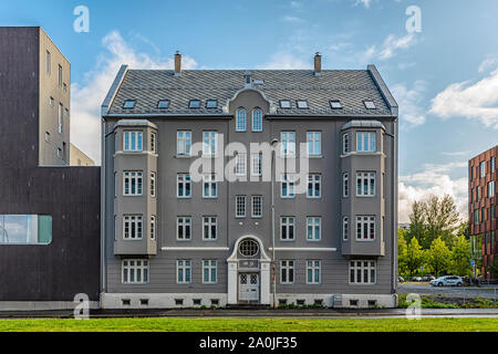 TRONDHEIM, Norwegen - 07 September, 2019: Die vorderen faceade eines alten Gebäudes, dass sieht aus, als ob es vor kurzem renoviert wurde. Stockfoto