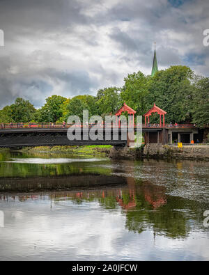 Gamle Bybro - Die alte Stadt Brücke - wurde zum ersten Mal auf dieser Site in 1681 gebaut. Gleichzeitig Kristiansten Fort war im Bau. Stockfoto