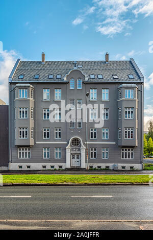 TRONDHEIM, Norwegen - 07 September, 2019: Die vorderen faceade eines alten Gebäudes, dass sieht aus, als ob es vor kurzem renoviert wurde. Stockfoto
