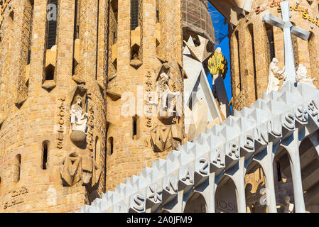 BARCELONA, SPANIEN - 31. MAI 2019: Fassade des Sangrada Familia Stockfoto