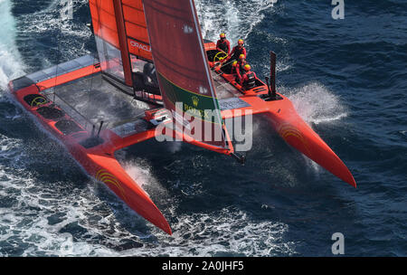 China SailGP Team mit Skipper von Phil Robertson auf die Rade de Marseille, im ersten Rennen. Renntag 1. Die endgültige SailGP Ereignis der Saison 1 in Marseille, Frankreich. Stockfoto