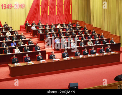 (190920) - BEIJING, Sept. 20, 2019 (Xinhua) - der chinesische Präsident Xi Jinping, auch Generalsekretär der Kommunistischen Partei Chinas (KPCH) und Vorsitzender der Zentralen Militärkommission, und die Mitglieder des Ständigen Ausschusses des Politbüros des Zentralkomitees der CPC Li Keqiang, Wang Yang, Wang Huning, Zhao Leji und Han Zheng, sowie Vizepräsident Wang Qishan, der zentralen Konferenz auf dem chinesischen People's Political Consultative Conference (Cppcc) Arbeiten, das markiert auch den 70. Jahrestag der PKKCV, in Peking, der Hauptstadt von China, Sept. 20, 2019. (Xi. Stockfoto