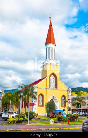 TAHITI, Französisch-polynesien - 18. SEPTEMBER 2018: die Kathedrale der Unbefleckten Empfängnis der Seligen Jungfrau Maria. Vertikale Stockfoto