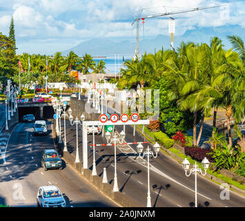 TAHITI, Französisch-polynesien - September 18, 2018: Die Stadt Damm. Ansicht von oben Stockfoto