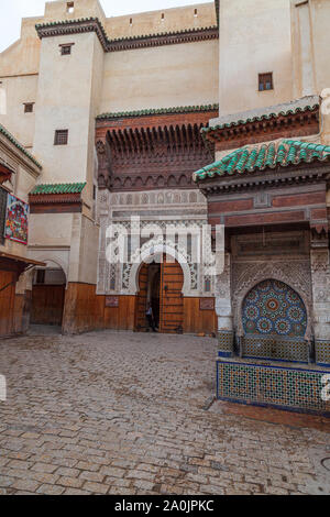 Funduq al-Najjariyyin ist ein funduq in Fes el Bali, der alten Medina von Fes, Marokko. Die funduq liegt im Herzen der Medina Stockfoto