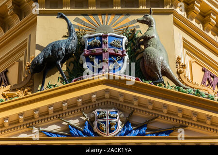 Adelaide, Australien - 16. März 2017. Architektonisches Detail der Adelaide Arcade, mit einem australischen Wappen. Stockfoto