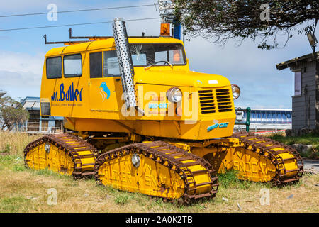 Mt Buller, Victoria, Australien - März 23., 2017. Tucker Sno Kettenfahrzeug für Schnee, am Mt Buller Skigebiet in Victoria, Australien. Stockfoto