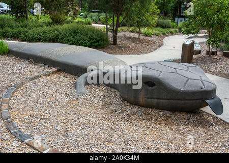 Marysville, Victoria, Australien - März 24, 2017. Die großen Lizzard in Gallipoli Park in Marysville, VIC. Stockfoto