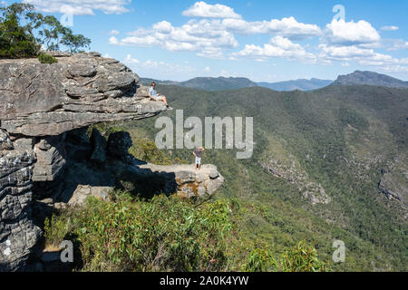 Halls Gap, Victoria, Australien - März 4, 2017. Felsformationen wie die Balkone von Reed Lookout in den Grampians Region von Victoria, Australien bekannt, Stockfoto