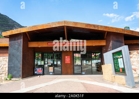 Halls Gap, Victoria, Australien - 5. März 2017. Außenansicht des Brambuk Cultural Centre in Halls Gap, VIC. Stockfoto