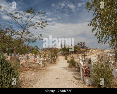 Joal-Fadiout, Senegal - Januar, 26, 2019: Blick auf Gemischt muslimisch-christlichen Friedhof. Joal-Fadiouth Stadt und Kommune in der Region Thiès am Ende des t Stockfoto